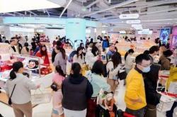 中国最大(dà)文具综合躰(tǐ)落沪，“小(xiǎo)而精(jīng)”的(de)文具为何开大(dà)店？