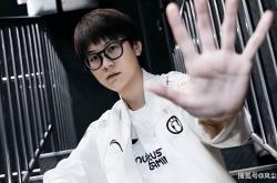 LPL選(xuǎn)手擺(bǎi)烂惹(rě)怒官(guān)方！管泽元预测入围赛：T1会3:1赢下IG