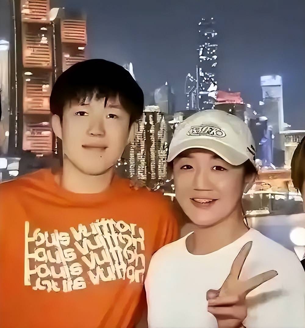 陈梦亲自辟谣结婚传闻！官宣单身引网友热议，粉丝泪目，王楚钦绯闻终落幕