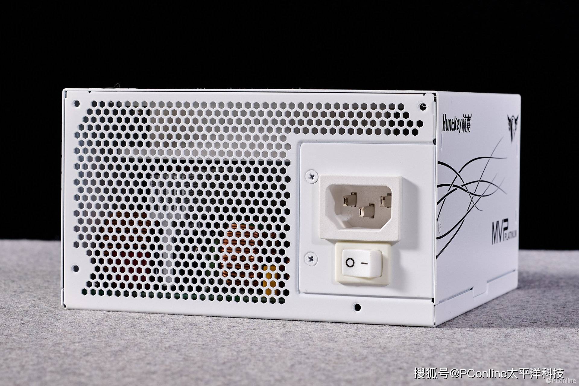 航嘉MVP P1200电源：硬核性能，电竞之魂