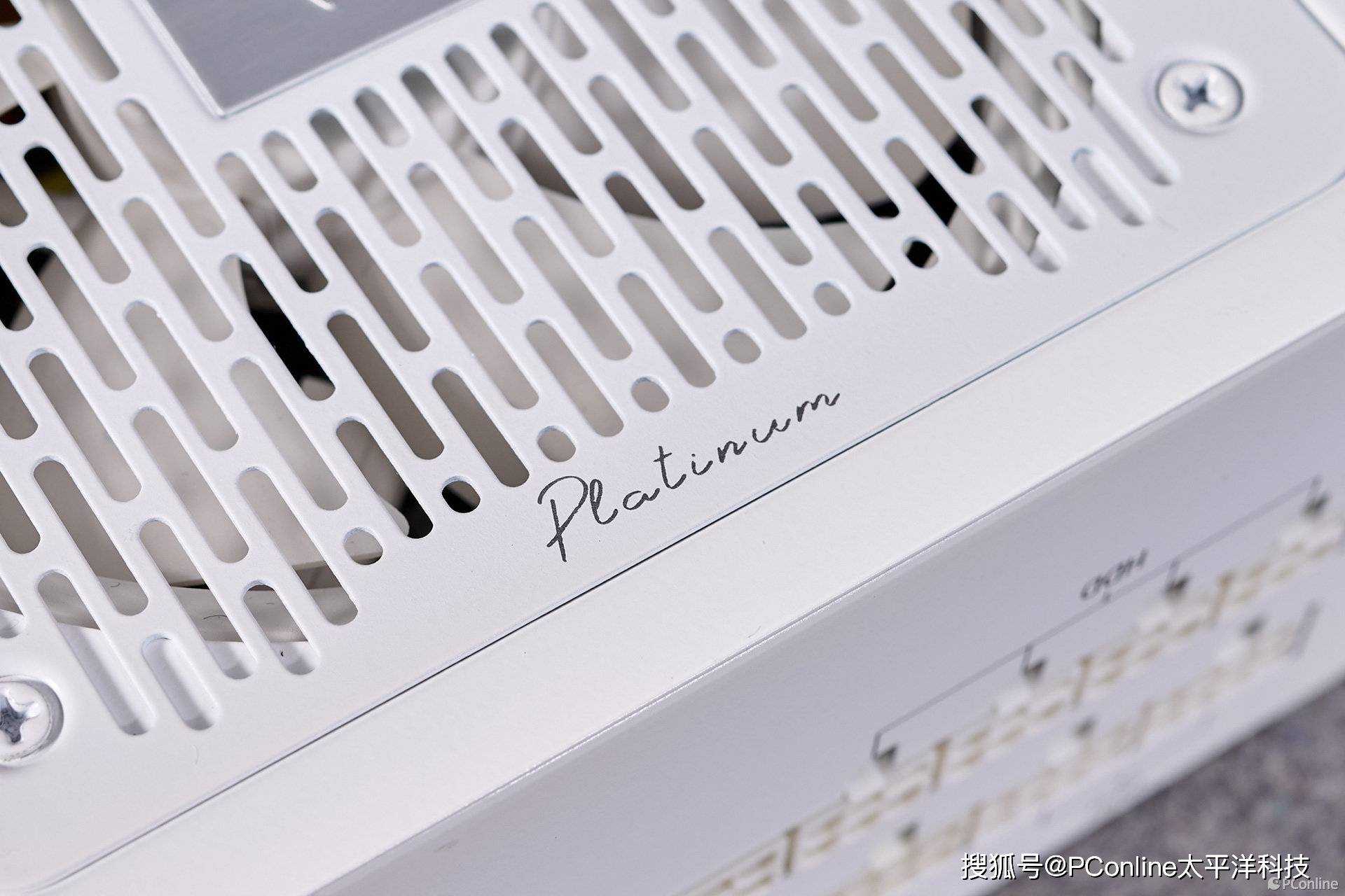 航嘉MVP P1200电源：硬核性能，电竞之魂